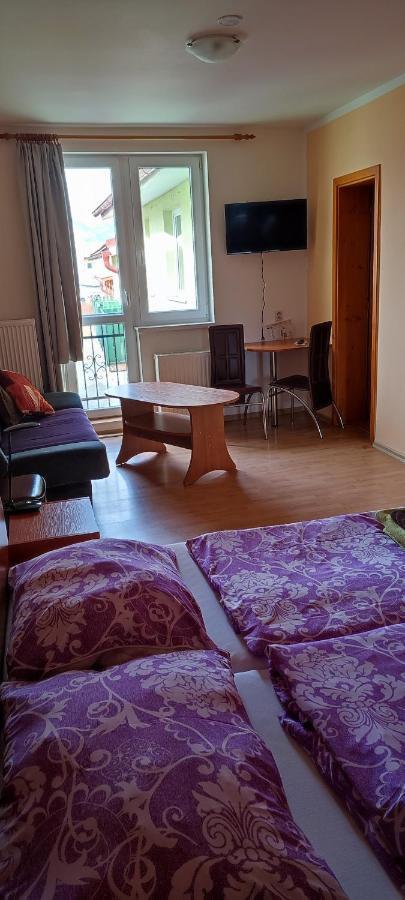 Penzion Zelený Dvor Vel'ka Lomnica Exteriér fotografie